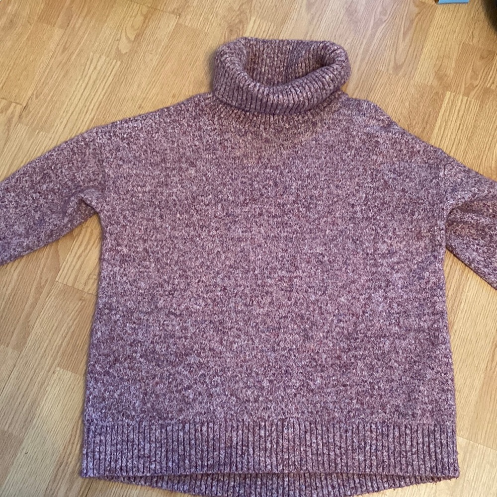 Preowned women’s OldNavy sweater XL Excellent